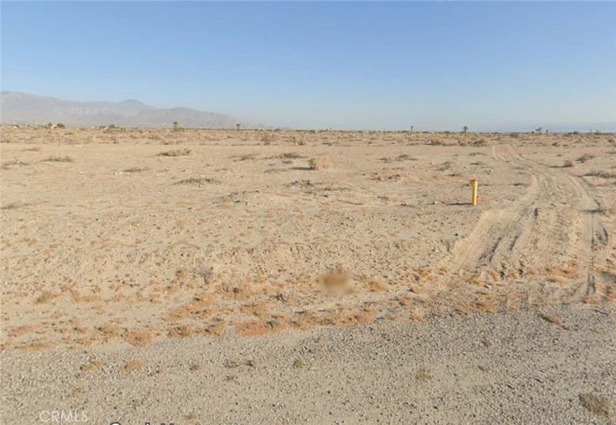 The best of Salton City.  Beat the land boom to this desert gem. Salton City improved lot on a paved street with water and power close by. Mineral rich area.