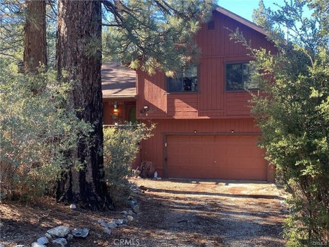 Photo of 1905 Matterhorn Dr, Pine Mountain Club, CA 93222 (MLS # SR26180885)