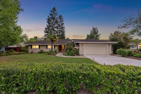 Photo of 12304 Saratoga Creek Dr, Saratoga, CA 95070 (MLS # ML82041589)