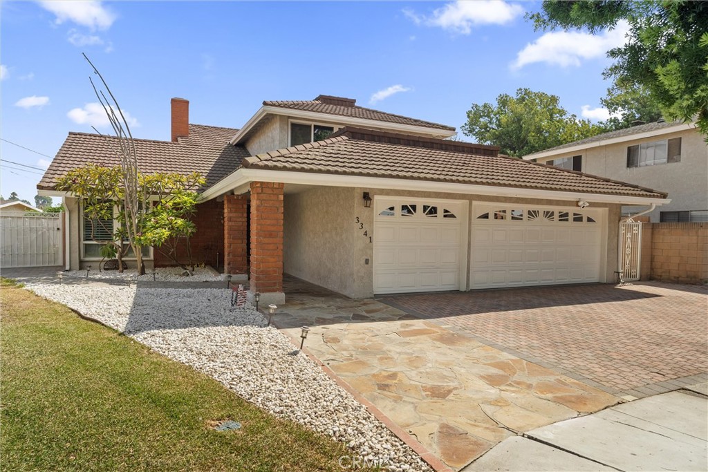 3341 E Saint Francis Place