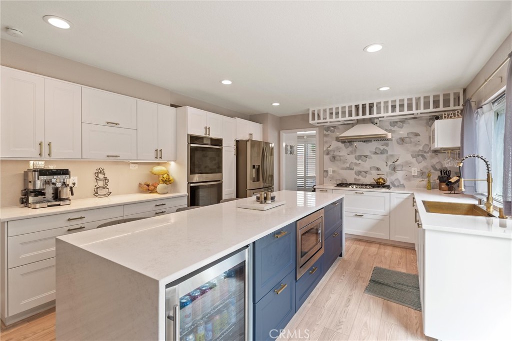 3341 E Saint Francis Place