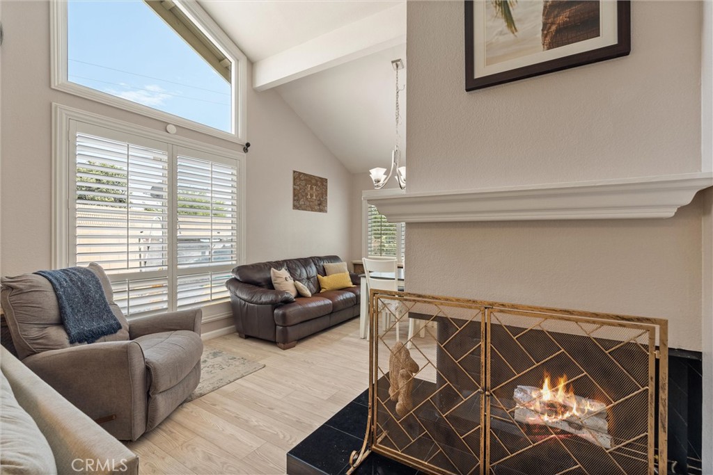3341 E Saint Francis Place