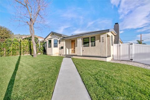 Photo of 900 E Palm Avenue, Burbank, CA 91501 (MLS # GD26009886)