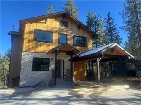 Photo of 526 Woodside, Big Bear City, CA 92314 (MLS # PW25267087)