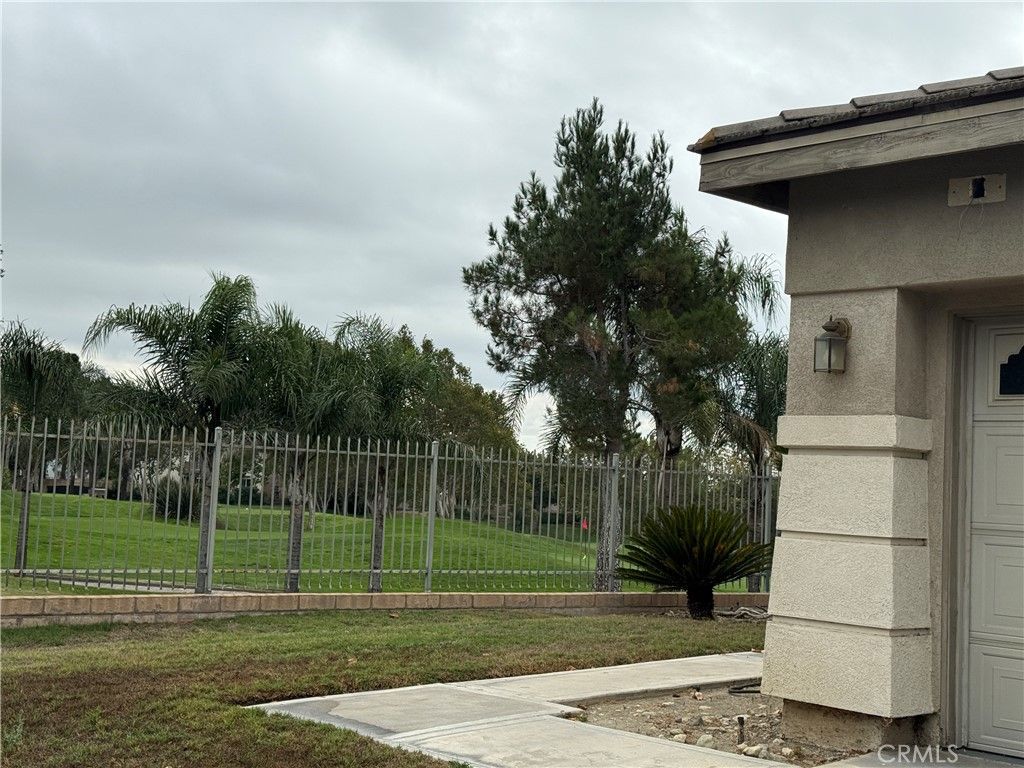 Photo of 16369 16369 Medinah, Fontana, CA 92336 (MLS # TR25230269)