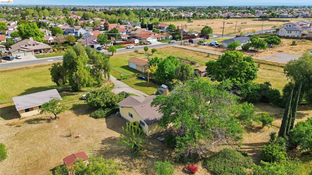 209 Honey Ln