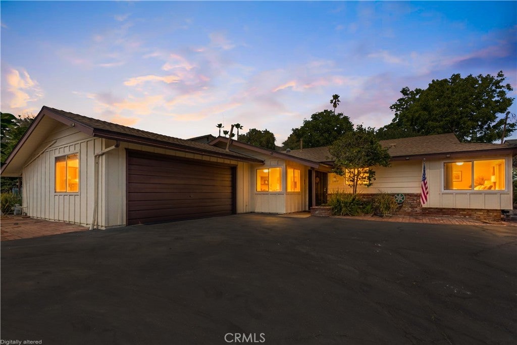 1065 Anza