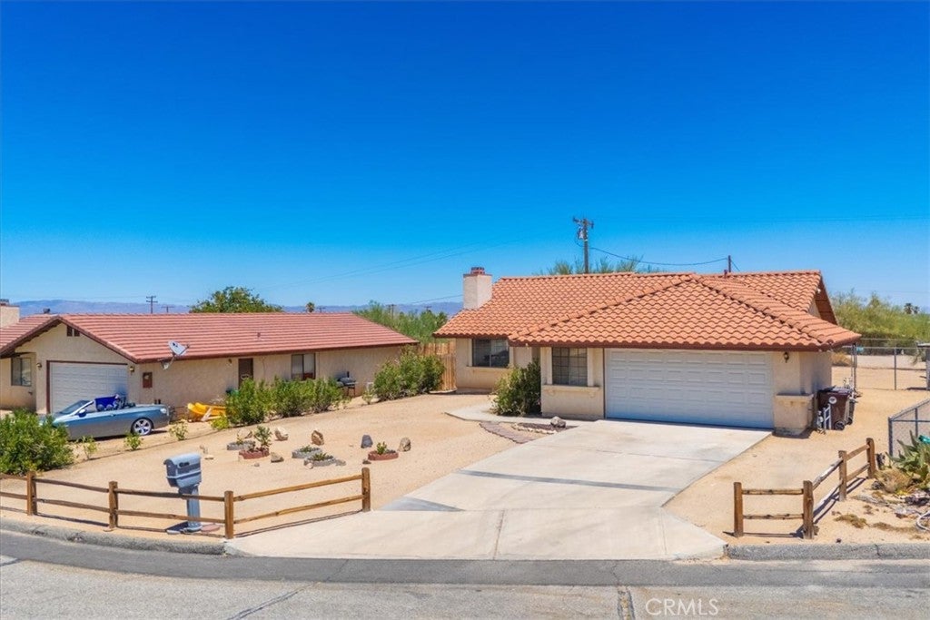 5775 Hall Ln