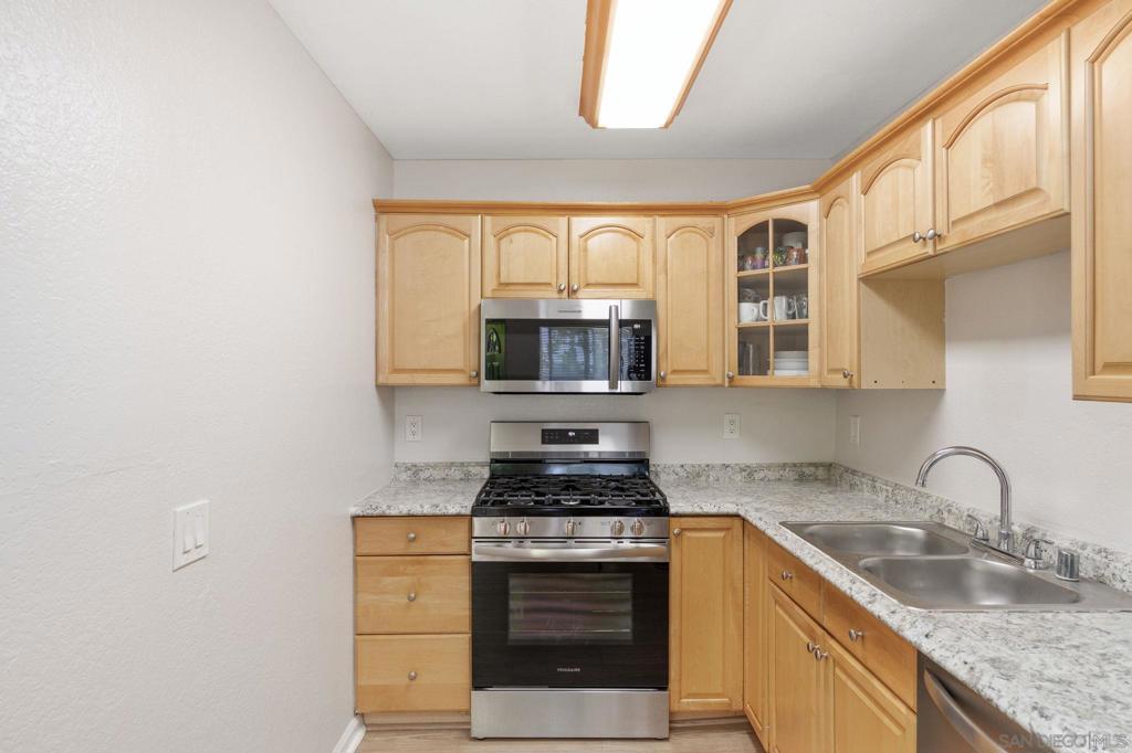 868 E Alvarado 28