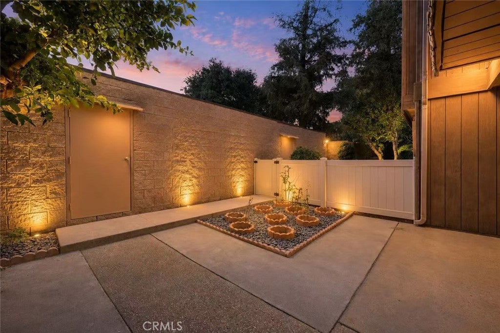 455 W Duarte Road 1