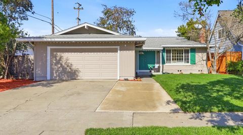 Photo of 1719 Grizilo Drive, San Jose, CA 95124 (MLS # ML82035842)