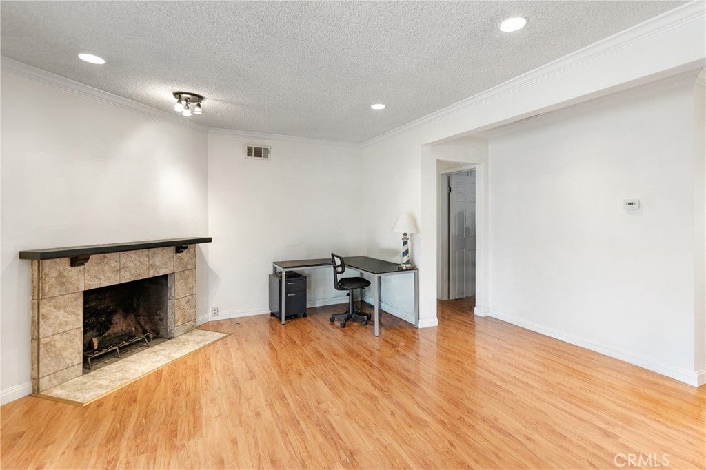 1845 E Stuart