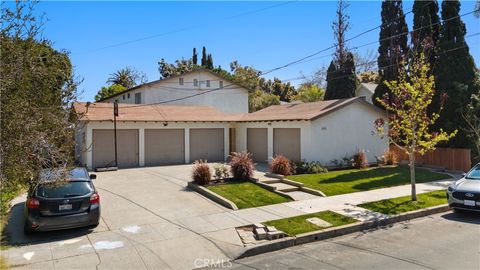 Photo of 654 Ohio Avenue #2, Long Beach, CA 90814 (MLS # OC26068781)