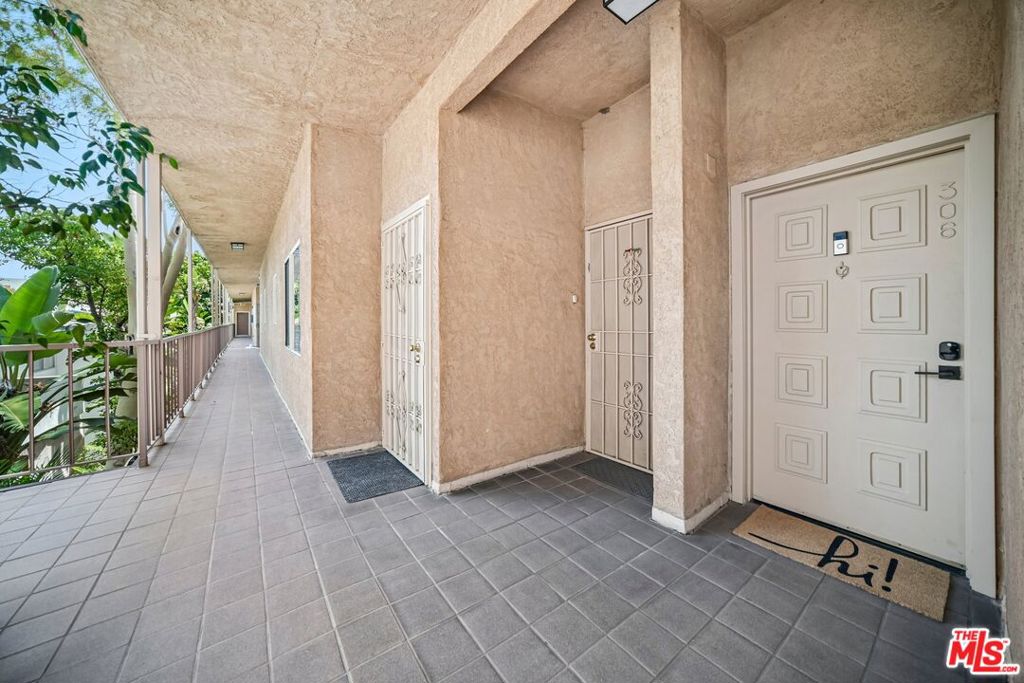 1010 Hammond Street 306