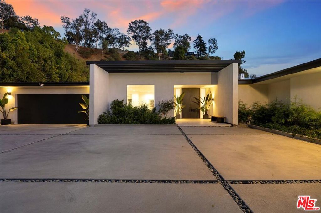 1836 Loma Vista Drive