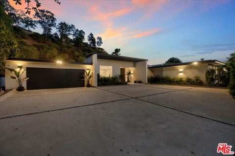 Tiny photo for 1836 Loma Vista Drive, Beverly Hills, CA 90210 (MLS # 26861511)