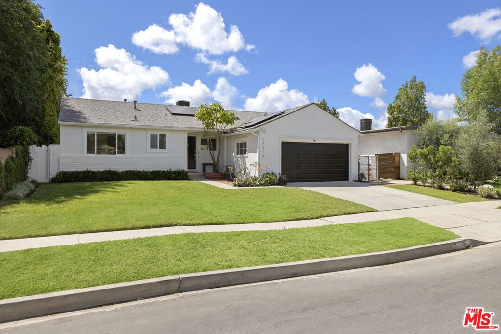 Photo of 17212 Bullock Street, Encino, CA 91316 (MLS # 26711511)