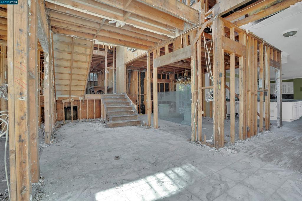 ALAMO RANCH ESTS - Residential