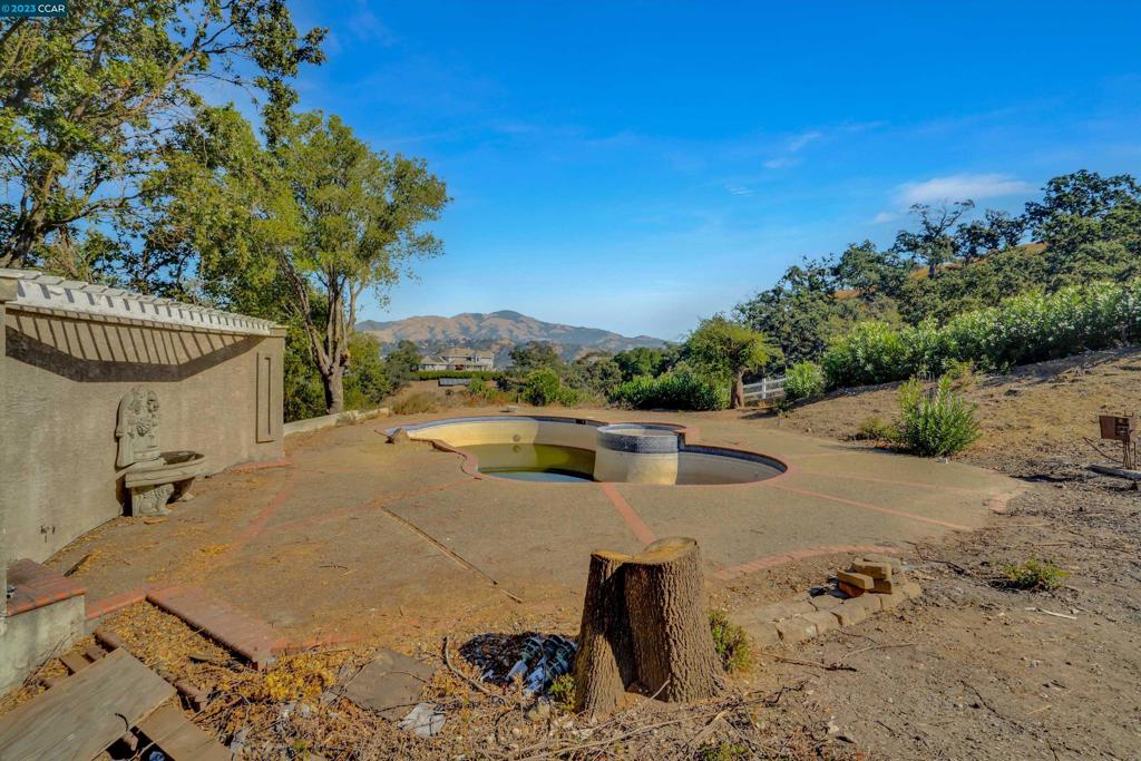 ALAMO RANCH ESTS - Residential