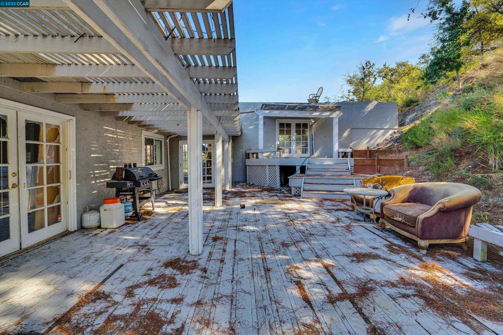 ALAMO RANCH ESTS - Residential