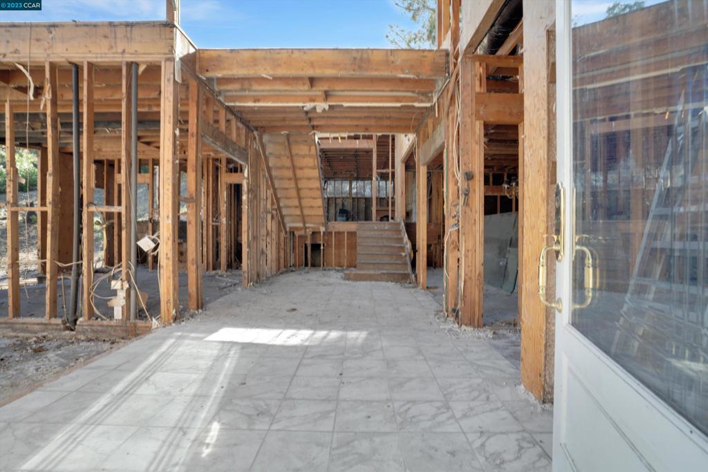 ALAMO RANCH ESTS - Residential