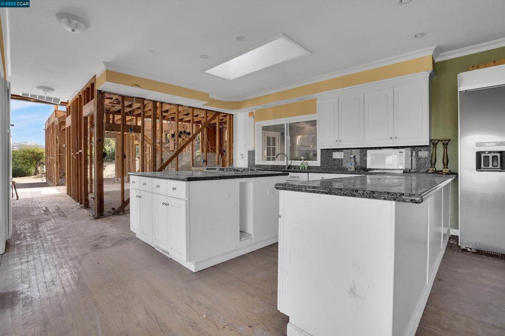 ALAMO RANCH ESTS - Residential