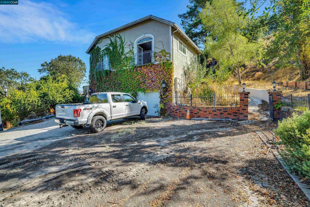 ALAMO RANCH ESTS - Residential