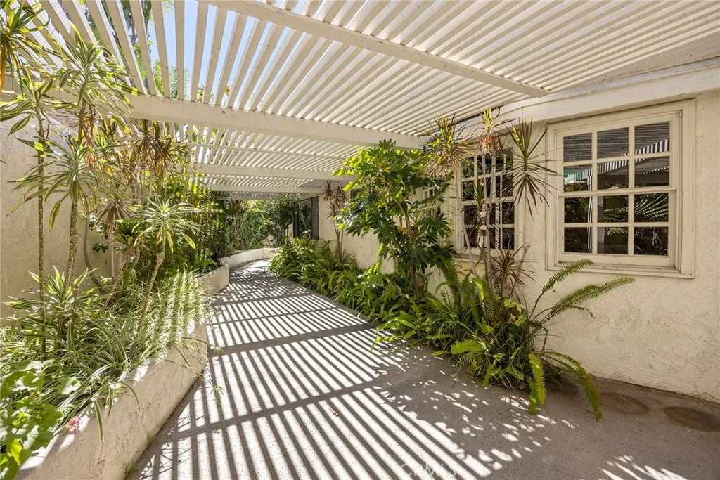 Anaheim Hills, California 92808, United States, 4 Bedrooms Bedrooms, ,3 BathroomsBathrooms,Residential,Active,195369