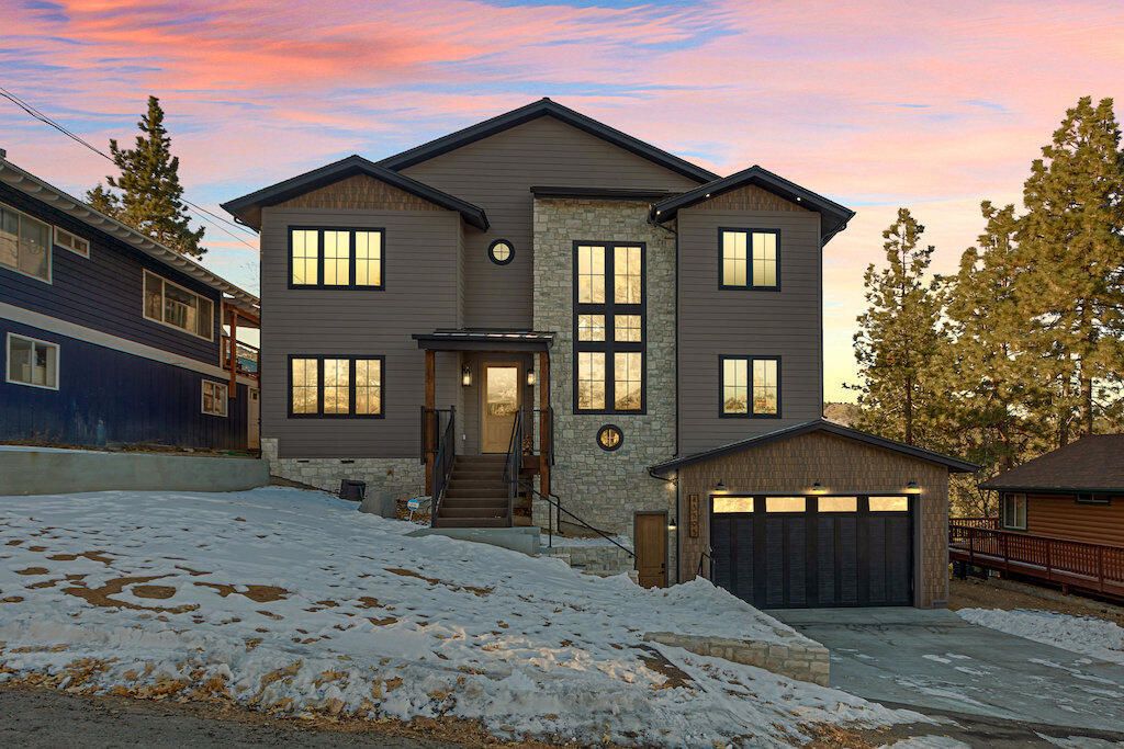 Photo of 43595 Ridge Crest Drive, Big Bear, CA 92315 (MLS # 219144150PS)