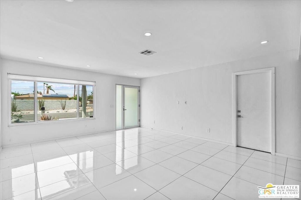 listing image 130720915621181848532