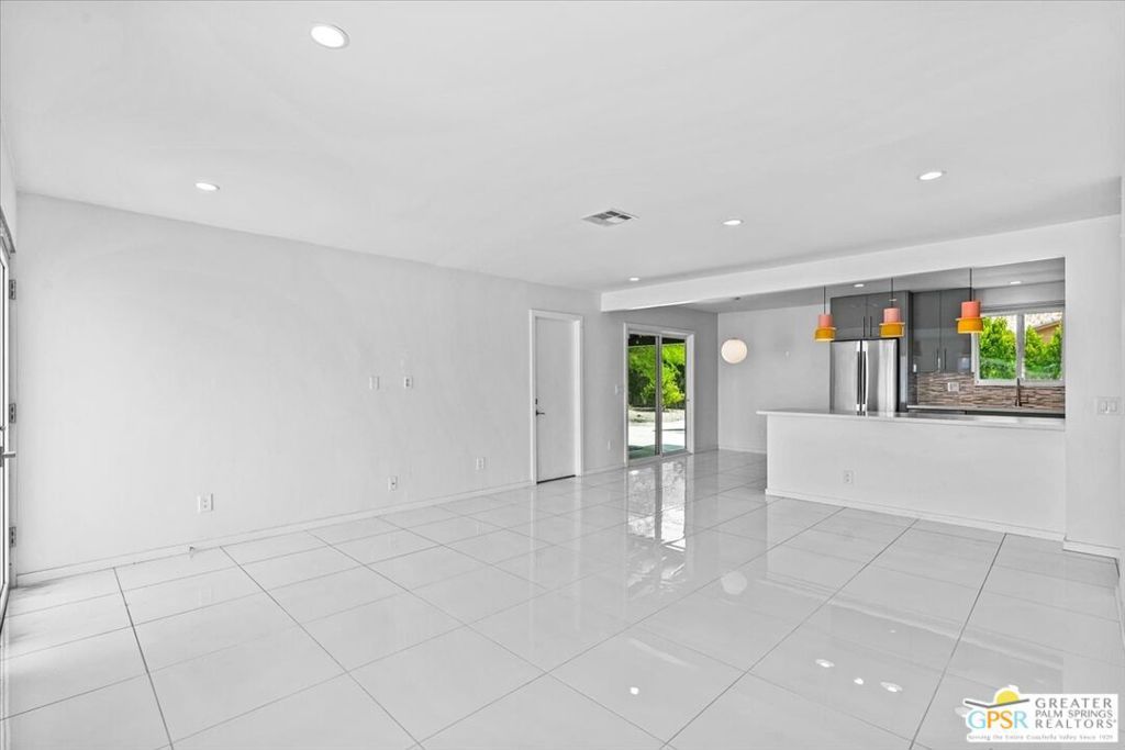 listing image 130723220649609705761
