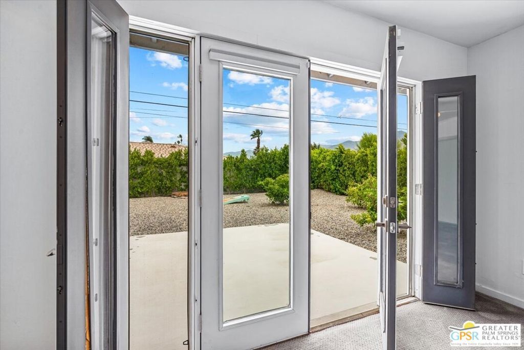 listing image 130725215623891996176