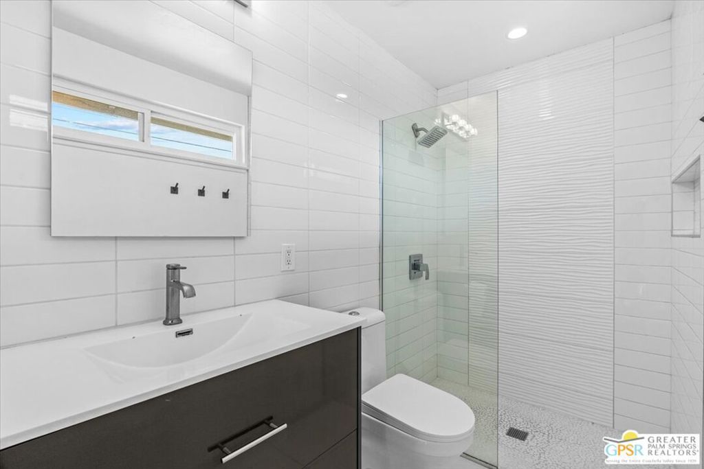 listing image 130721051584981309132