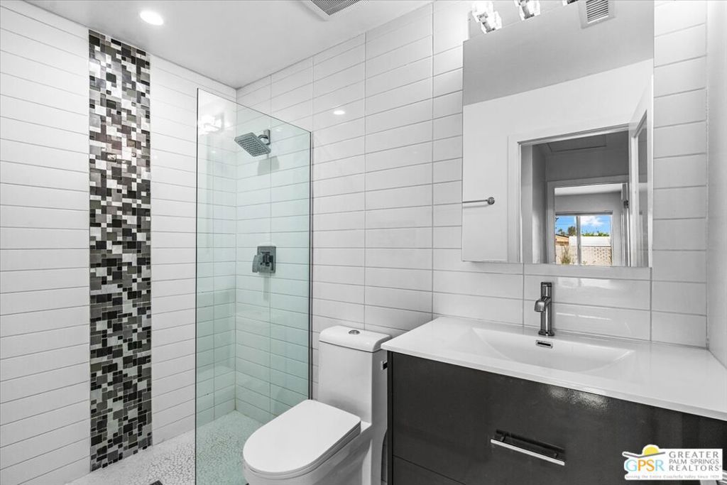 listing image 130723285381200064091