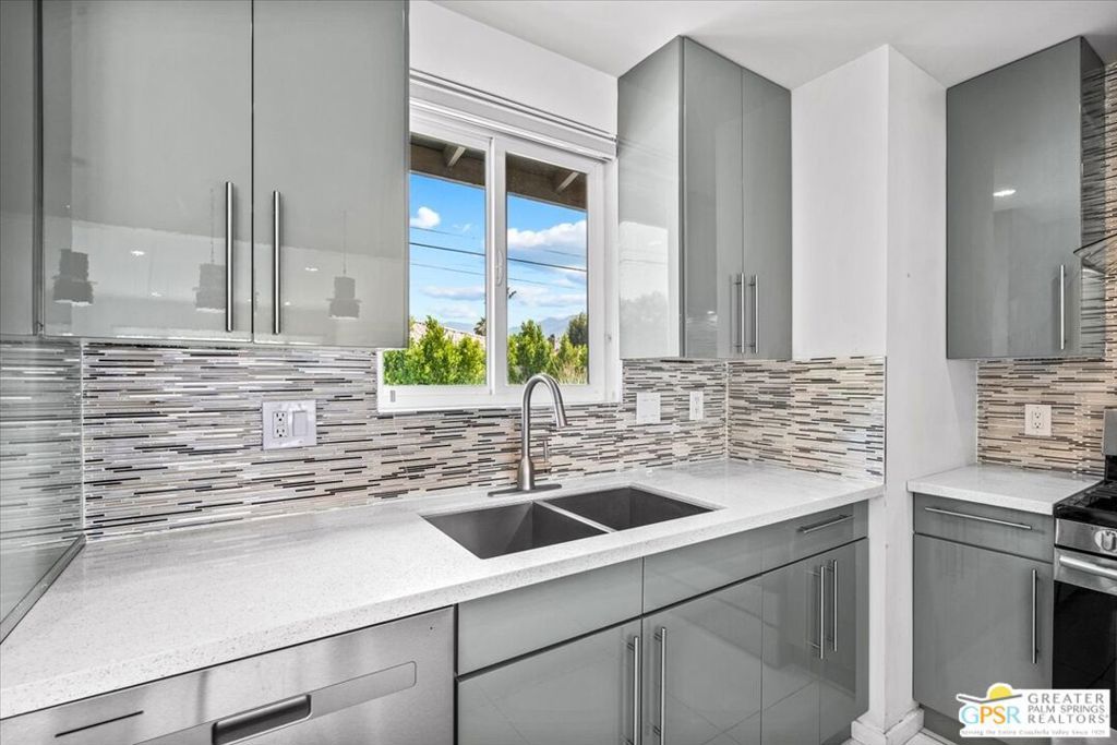 listing image 130724152579469555472
