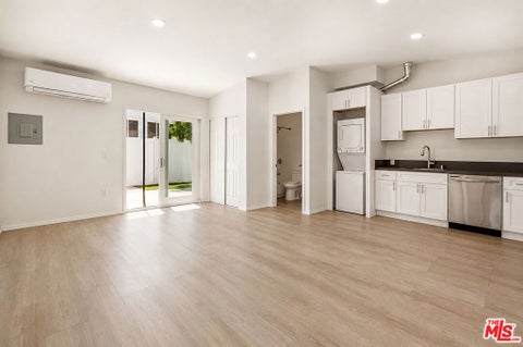 Photo of 6031 Fallbrook Avenue, Woodland Hills, CA 91367 (MLS # 26859107)