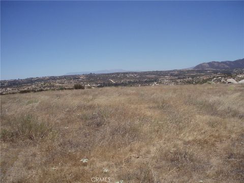6 Avenida Sierra Rojo Hemet CA 92544