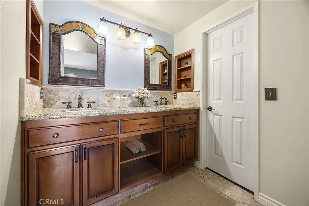 Anaheim Hills, California 92808, United States, 1 Bedroom Bedrooms, ,2 BathroomsBathrooms,Residential,Active,96754