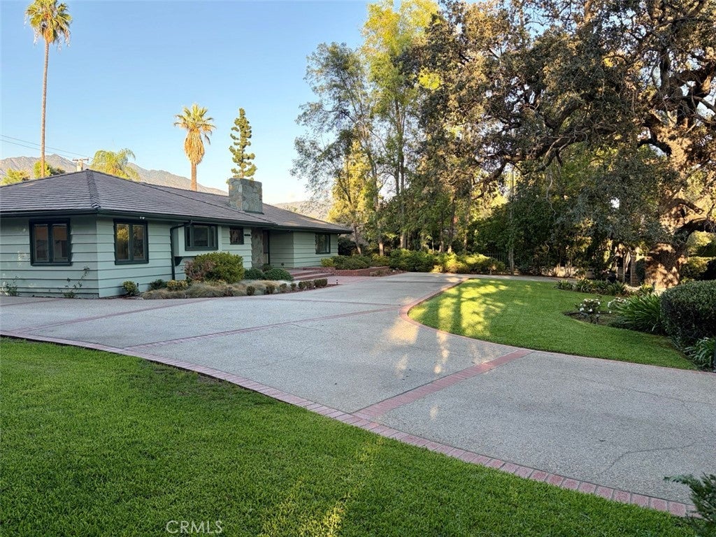645 W Foothill Blvd