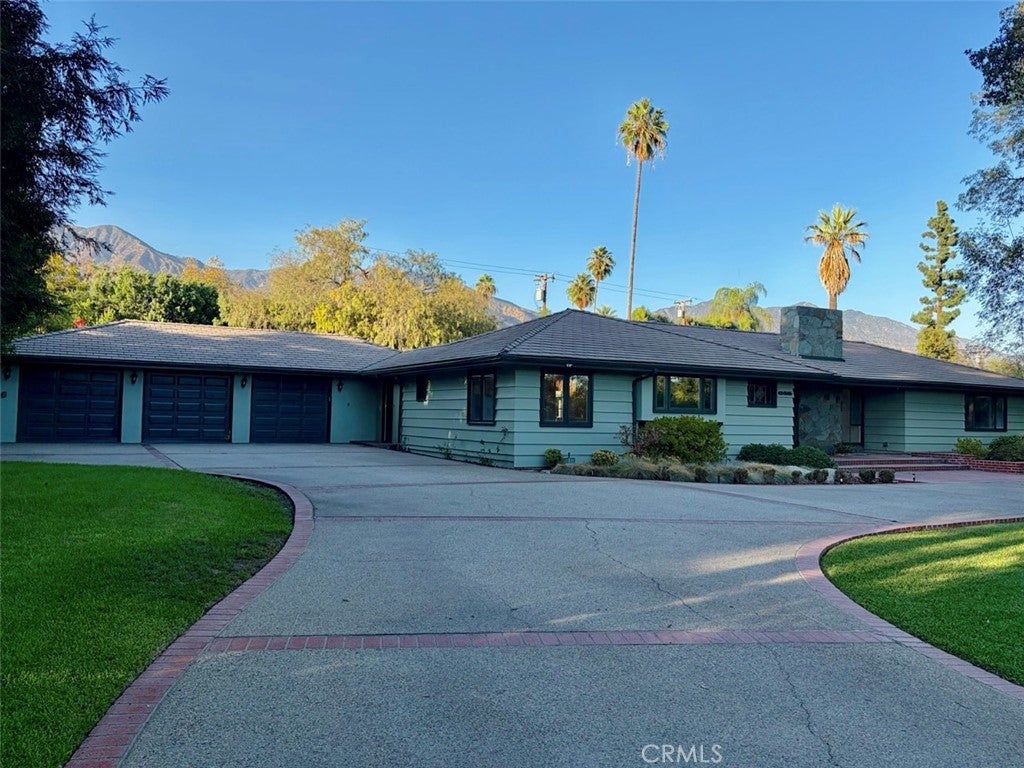 645 W Foothill Blvd