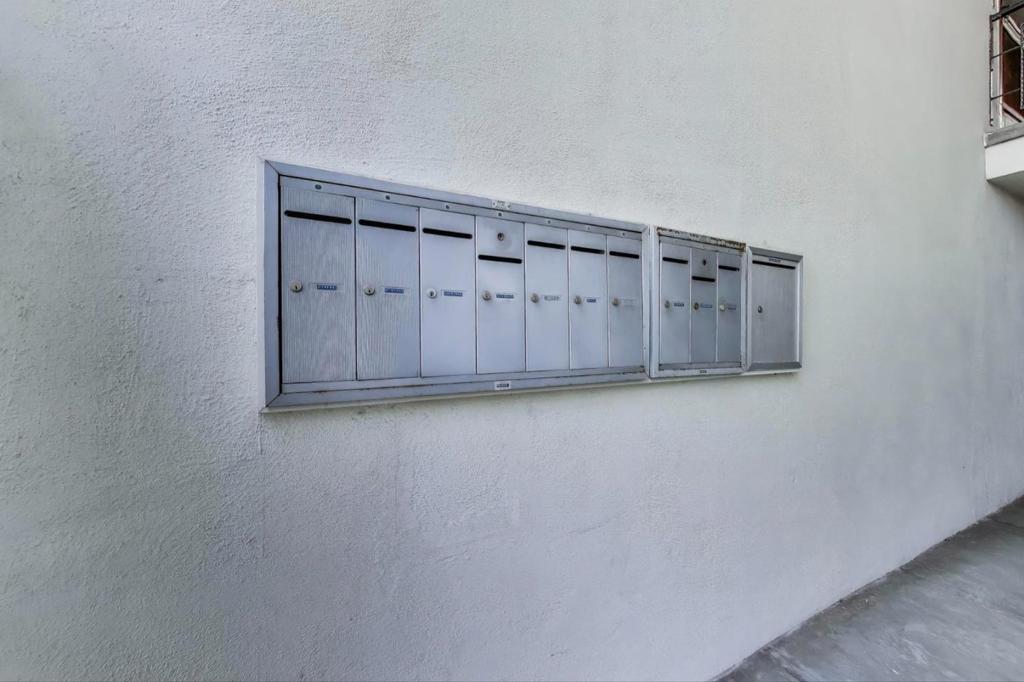 100 Millbrae Avenue