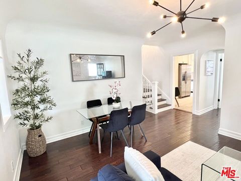 Photo of 7865 Willoughby Avenue, Los Angeles, CA 90046 (MLS # 26683213)
