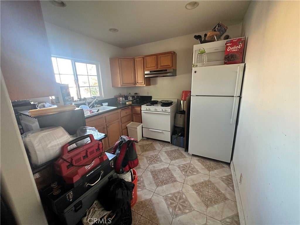 8903 S Denker