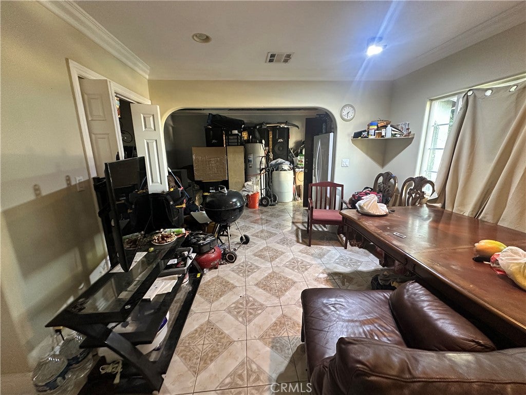 8903 S Denker