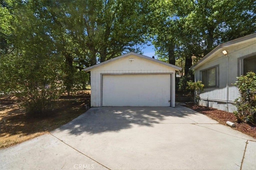 909 Louise Way