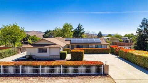 Photo of 22020 Westwood Blvd, Tehachapi, CA 93561 (MLS # PI26089625)