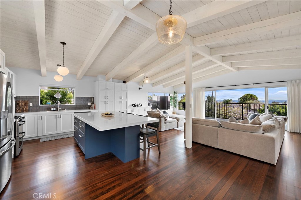 25211 La Cresta Drive