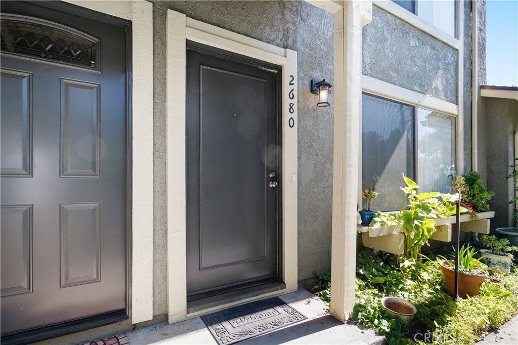 Photo of 2680 La Paloma Circle, Thousand Oaks, CA 91360 (MLS # SR25269952)