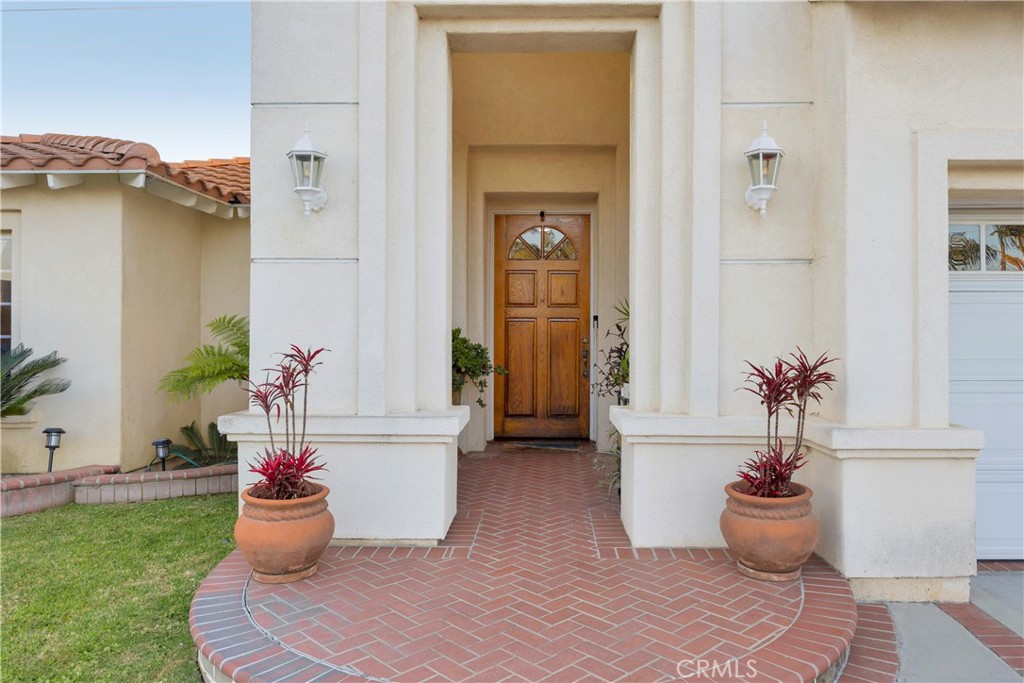 9112 Playa Drive