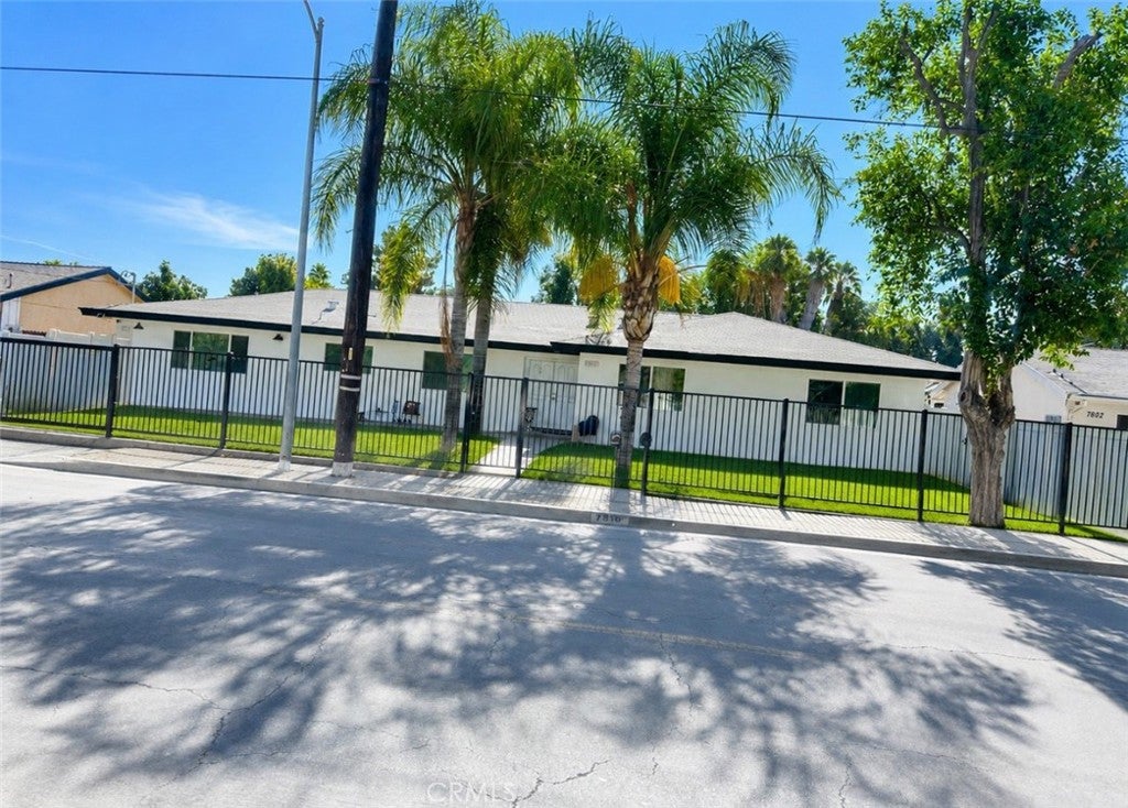 7810 Vanalden AVE, Reseda CA 91335